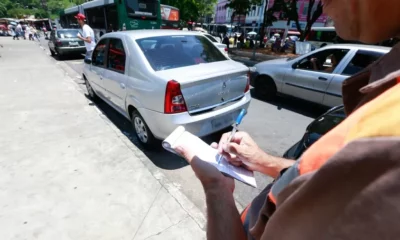 fiscal-da-cet-aplica-multa-a-veiculo-1513804266255_v2_900x506.jpg fiscal-da-cet-aplica-multa-a-veiculo-1513804266255_v2_900x506.jpg