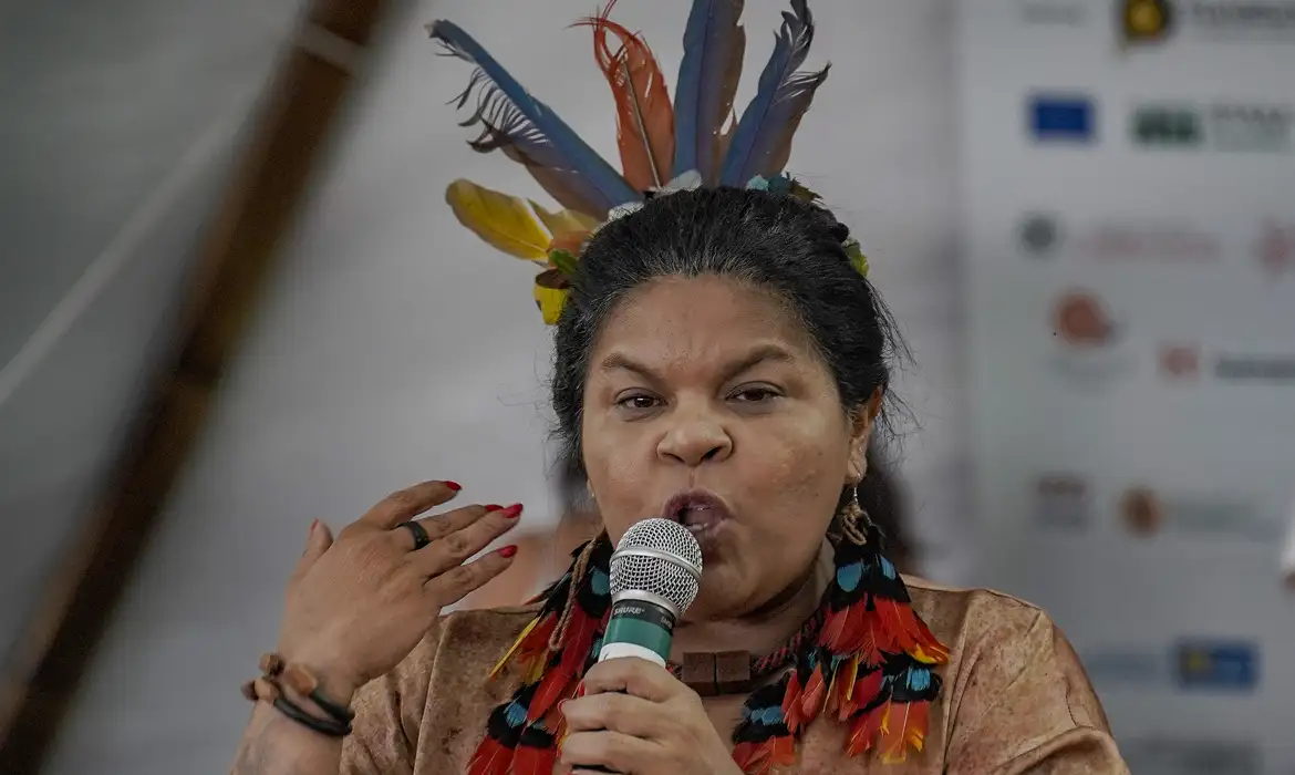 Ministra Sônia Guajajara ,diz que exploração de petróleo na Amazônia preocupa indígenas
