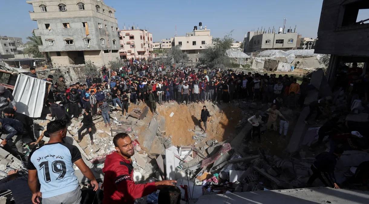 Grupo com 85 brasileiros está na fronteira do Egito e aguarda autorização para sair de Gaza