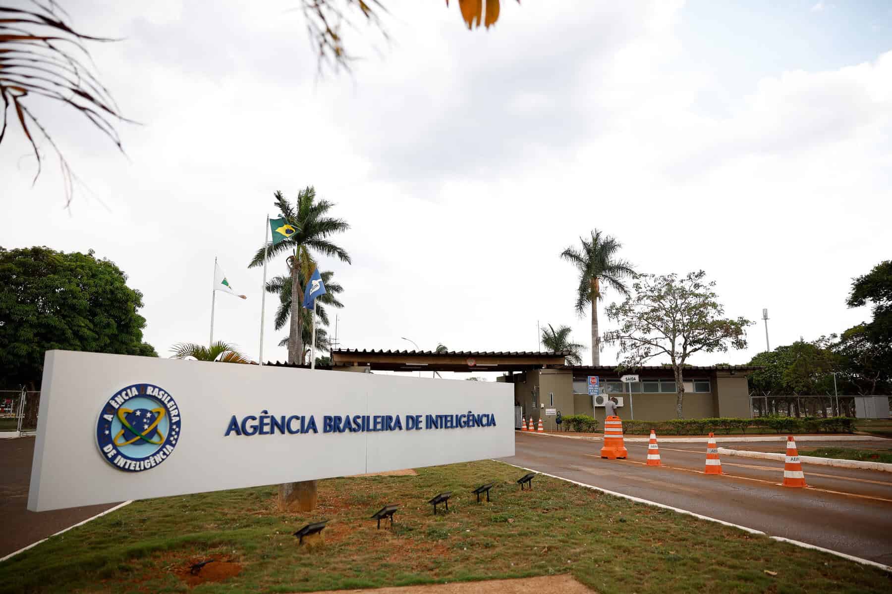 Governo Lula avalia demitir cúpula da Abin em meio a escândalo de espionagem