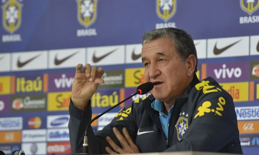 916162-parreira_coletiva_copa-2014_1 916162-parreira_coletiva_copa-2014_1