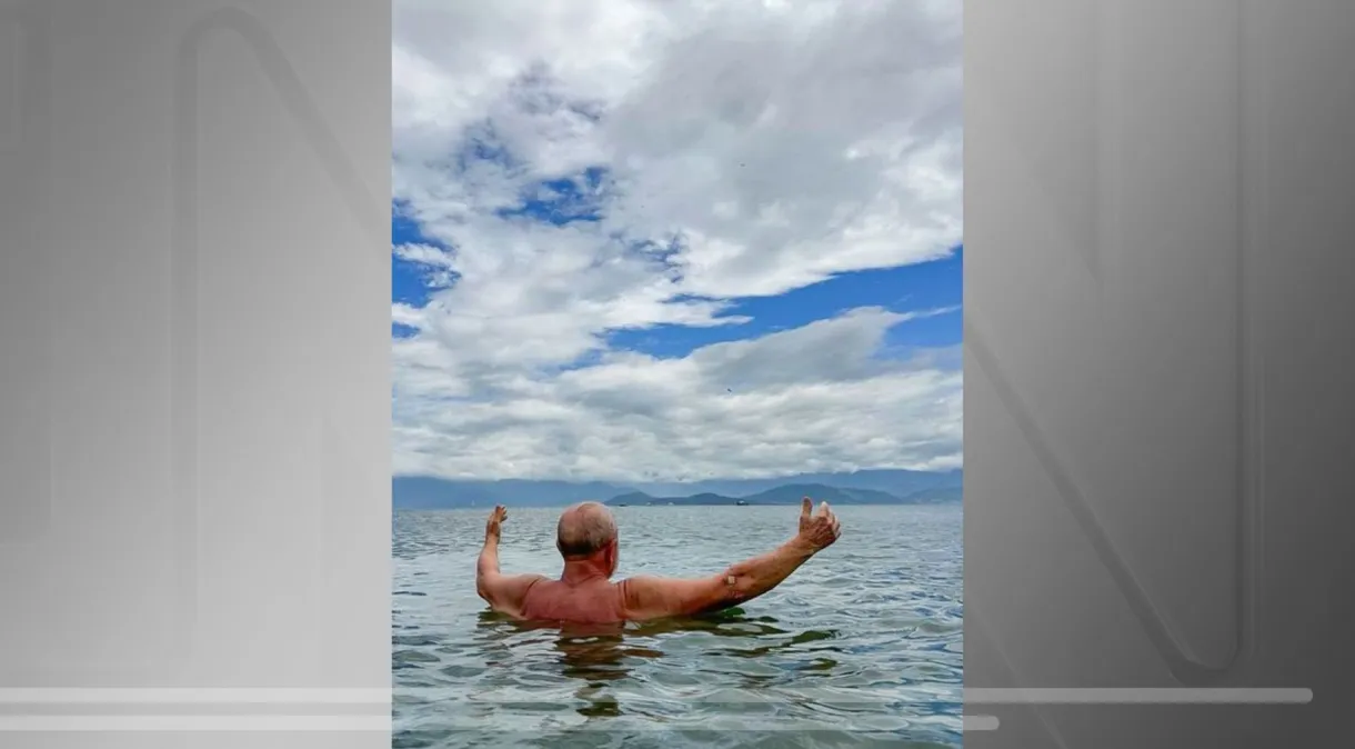  Lula publica foto durante banho de mar: “Para começar 2024 com muita energia”