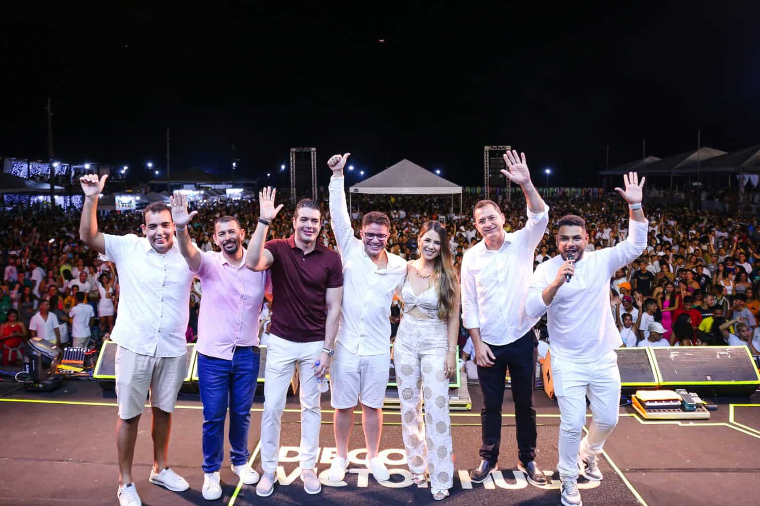 Governador Gladson Cameli celebra com o povo do Juruá a chegada de 2024