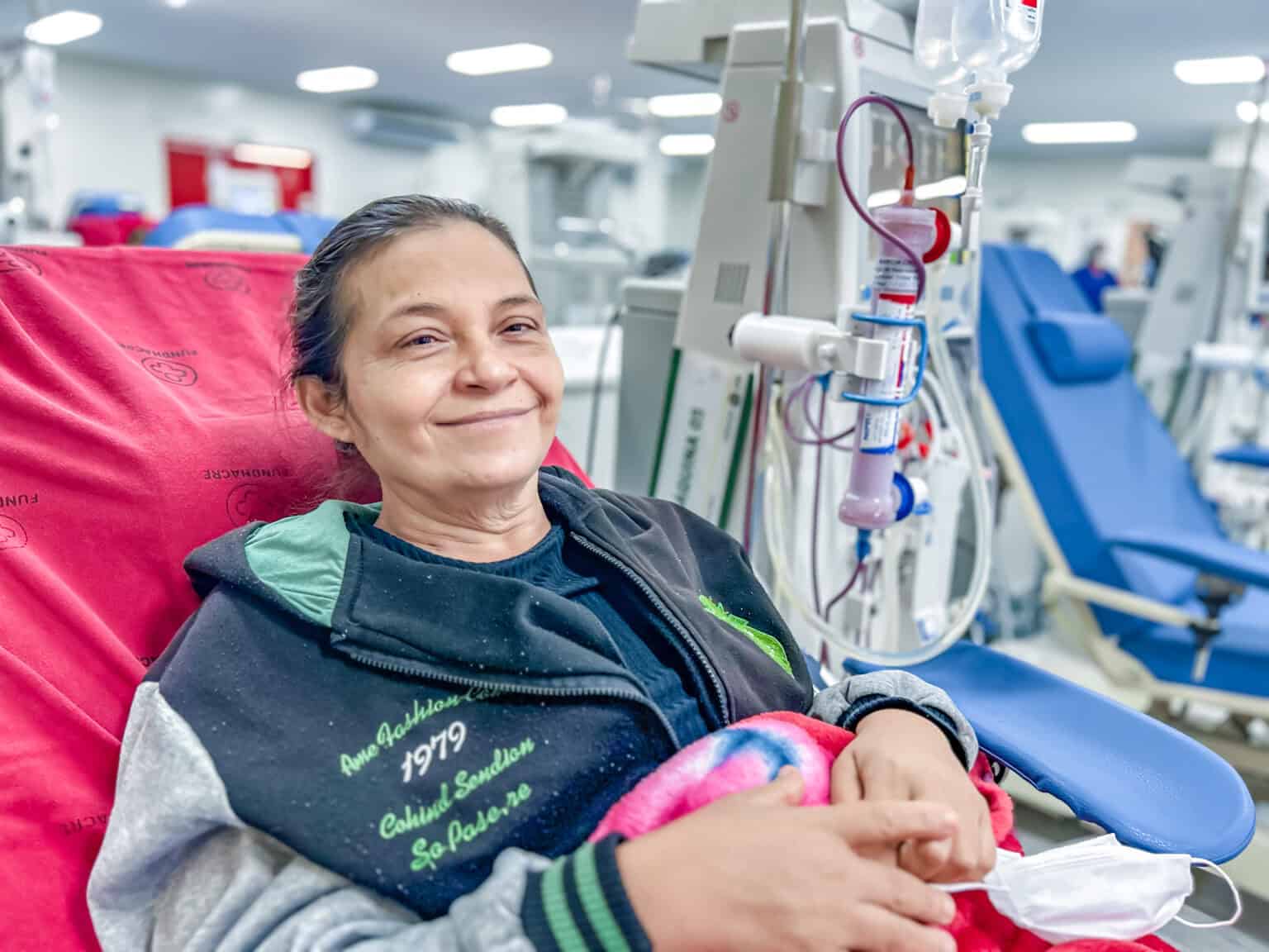 Pacientes voltam a realizar hemodiálise no prédio da Nefrologia na Fundhacre