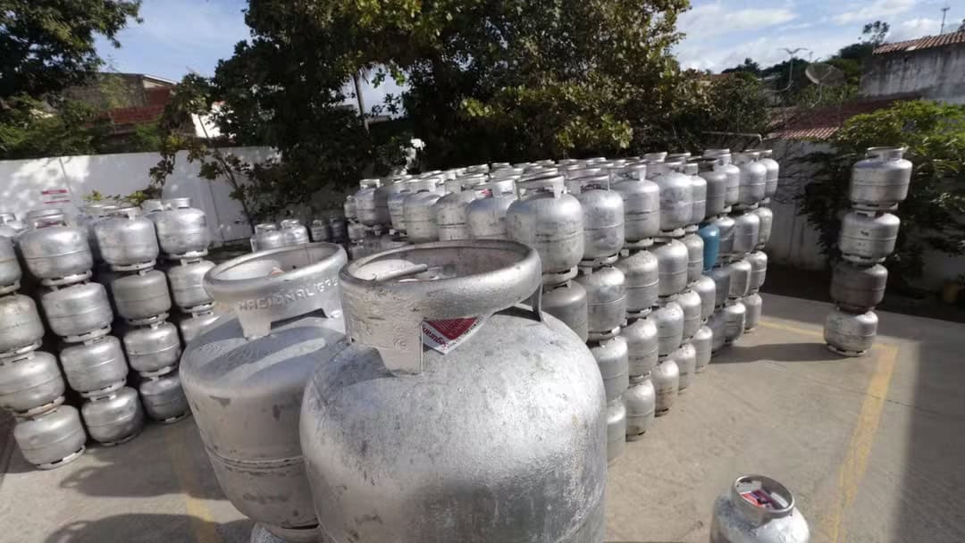 Impostos sobre diesel, biodiesel e gás de cozinha sobem a partir desta segunda-feira