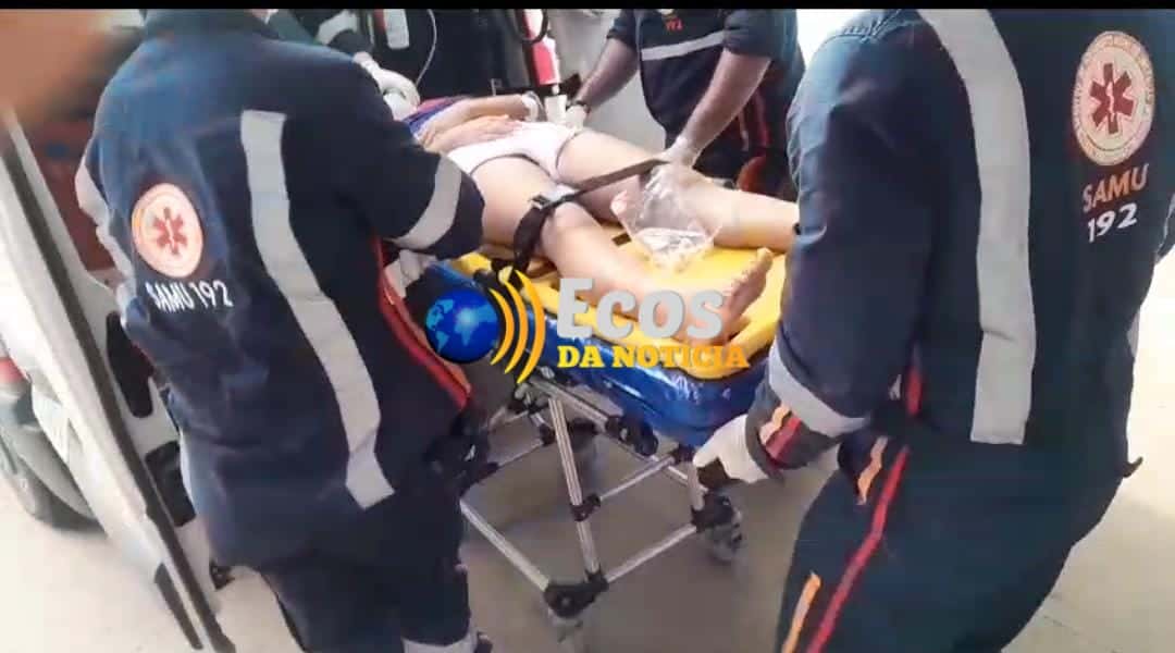 Garota de 15 anos leva tiro após brincar com arma de fogo com o namorado