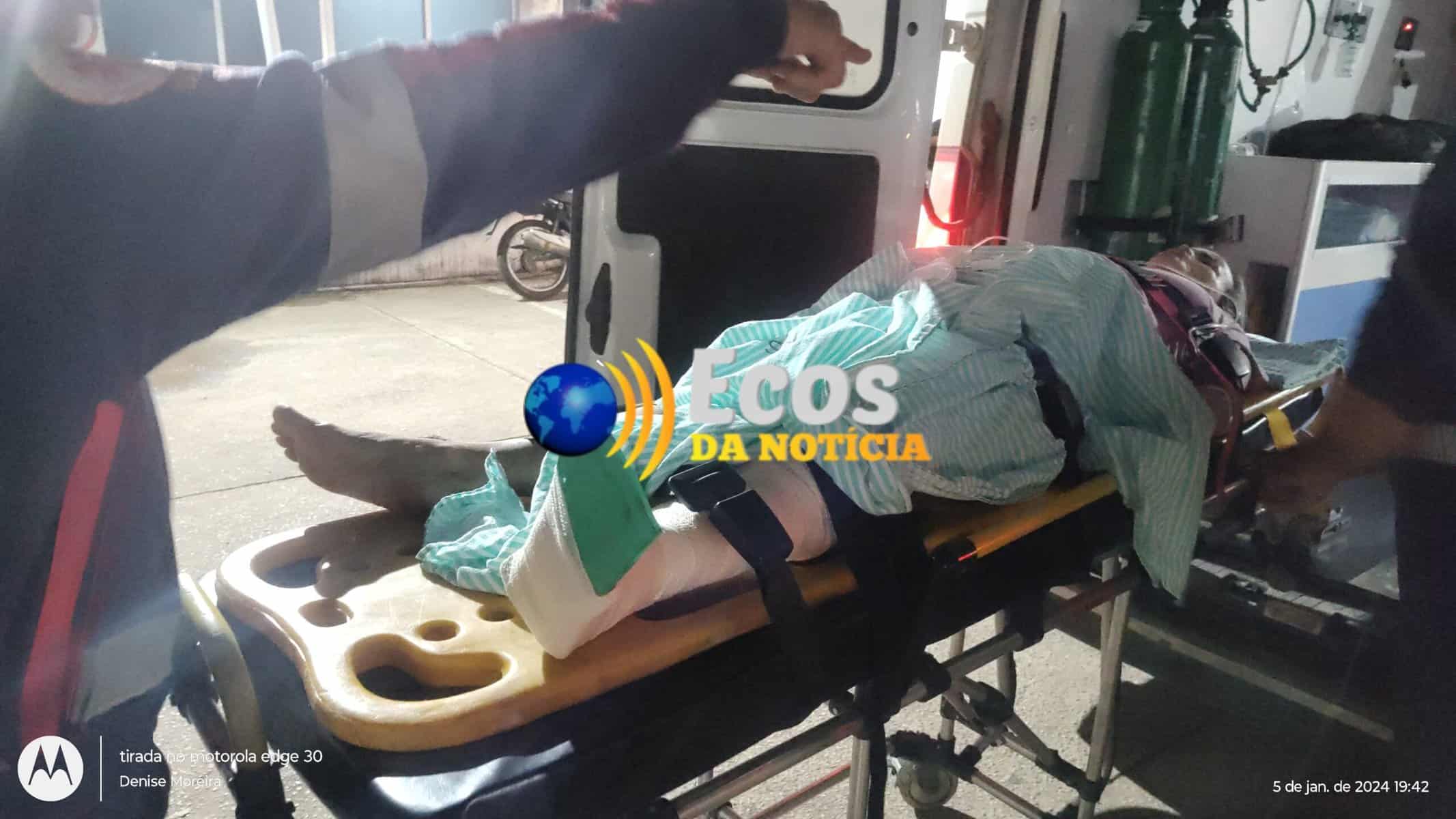 No interior do Acre, acidente envolvendo motocicleta e caminhão pipa deixa mulher com ferimentos graves