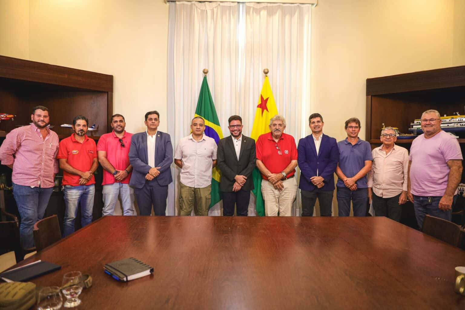 Governo do Acre e Sindicato de Frigoríficos dialogam sobre isenção de ICMS, emissão de notas fiscais e passivos tributários