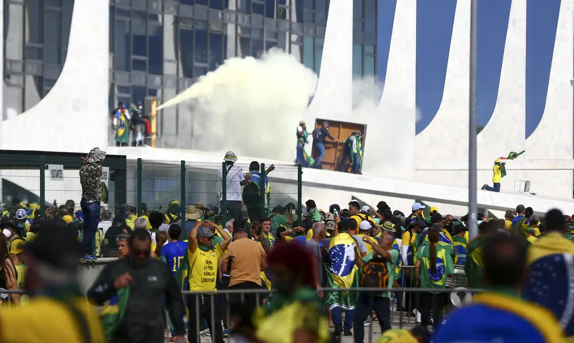 Nove em cada dez brasileiros reprovam invasões de 8/1