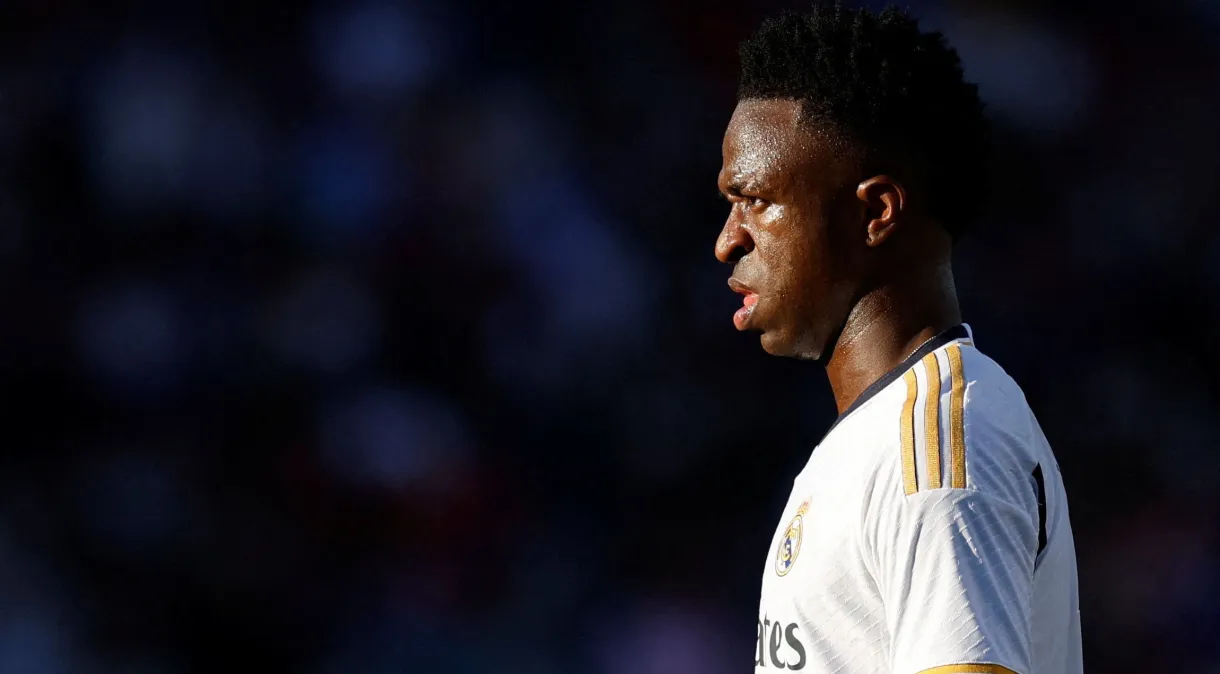 Denúncia por insultos racistas contra Vinicius Júnior é arquivada na Espanha; entenda