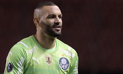 QUITO, ECUADOR - MAY 11: Weverton goalkeeper of Palmeiras smiles after winning a match between Independiente del Valle and Palmeiras as part of Group A of Copa CONMEBOL Libertadores 2021 at Rodrigo Paz Delgado Stadium on May 11, 2021 in Quito, Ecuador. (Photo by Franklin Jacome/Getty Images)