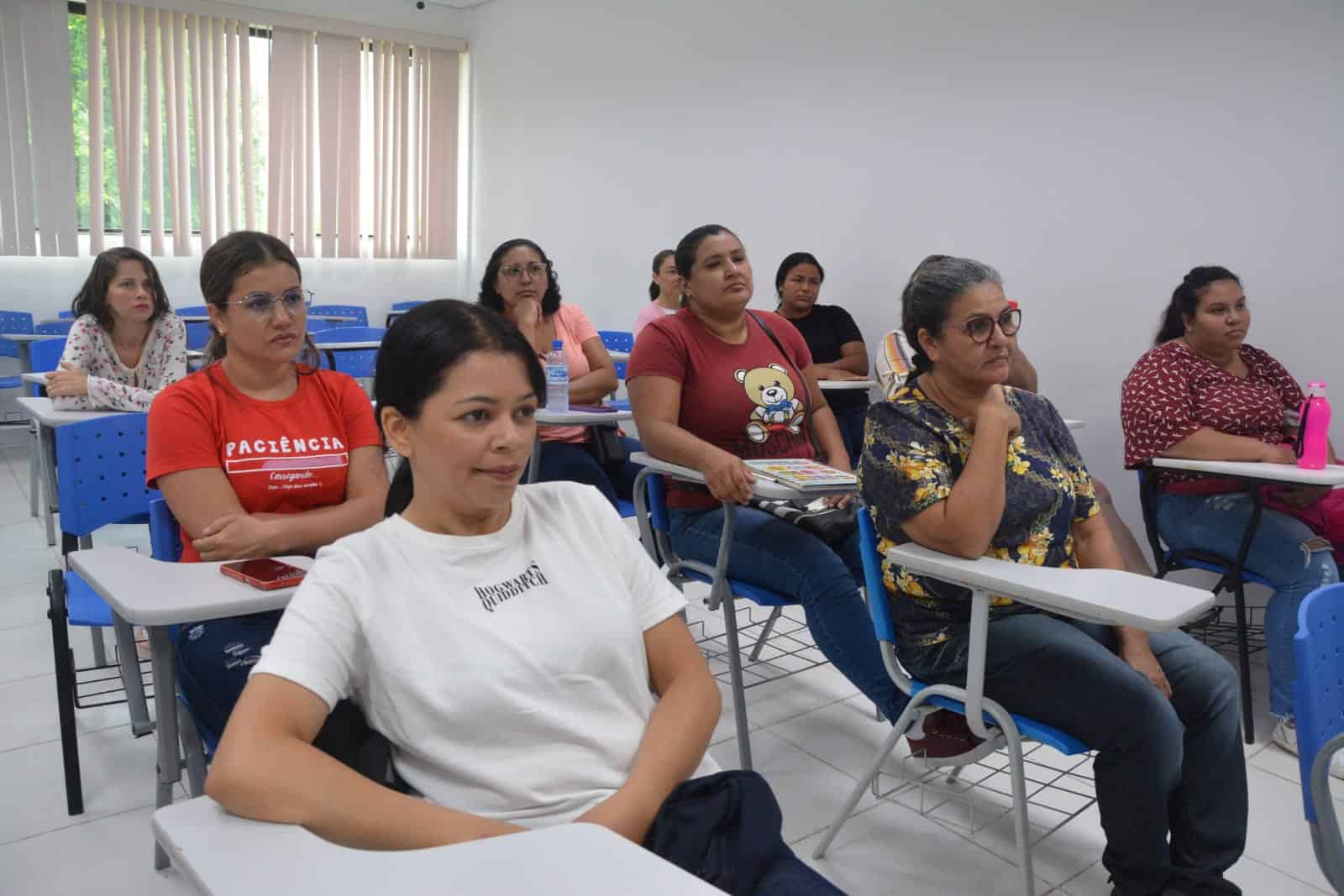 Prefeitura proporciona curso de formação em manipulação de alimentos para merendeiras