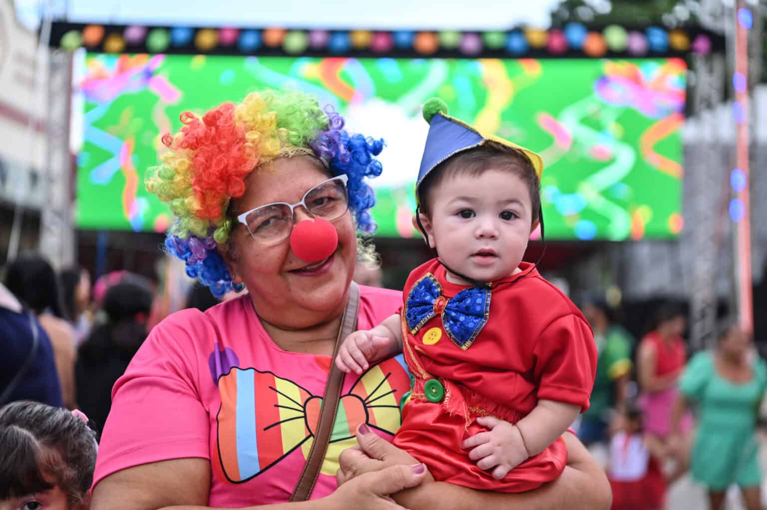 Baile Infantil reúne público com fantasias diversas na Gameleira