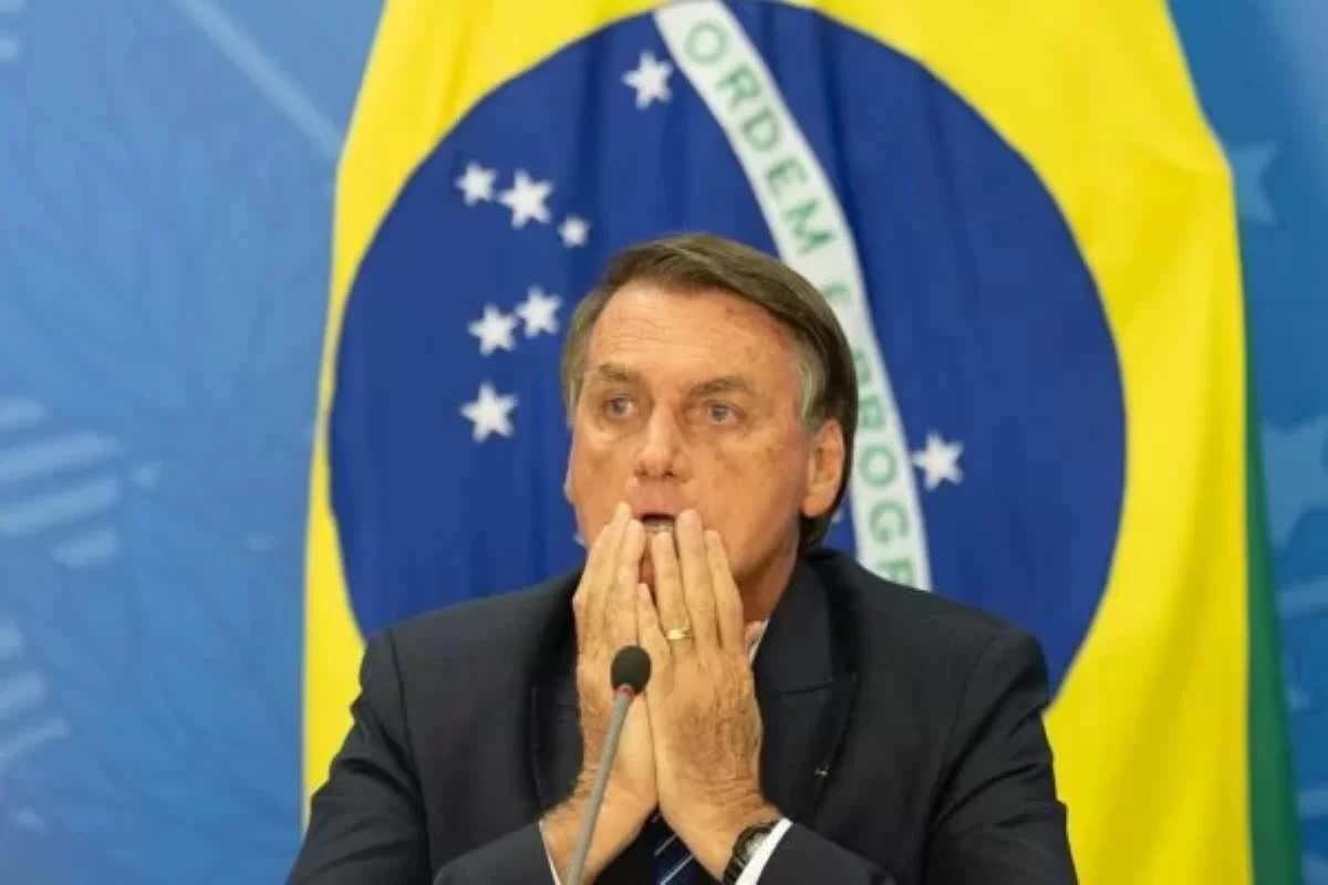 Alexandre de Moraes manda à PGR recurso de Bolsonaro para reaver passaporte