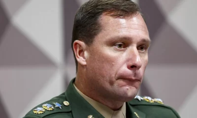 Tenente-coronel-do-Exército-Mauro-Cid-ex-ajudante-de-ordens-de-Bolsonaro-fica-em-silêncio-durante-sessão-da-CPMI-do-8-de-Janeiro-12 Tenente-coronel-do-Exército-Mauro-Cid-ex-ajudante-de-ordens-de-Bolsonaro-fica-em-silêncio-durante-sessão-da-CPMI-do-8-de-Janeiro-12