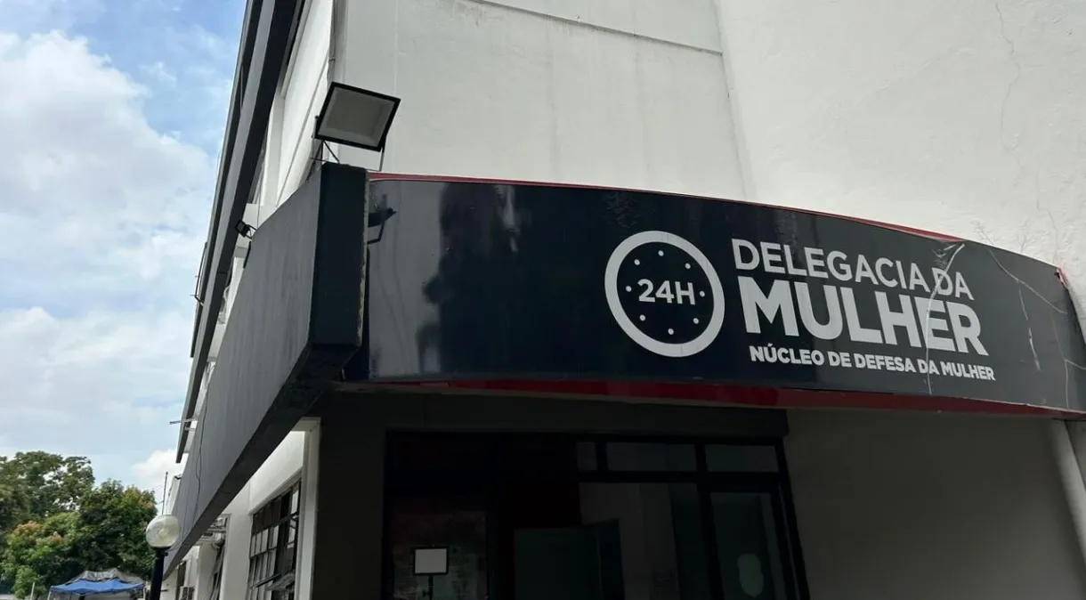 Jovem morta após encontro com jogador do Corinthians teve ferimento interno, diz polícia