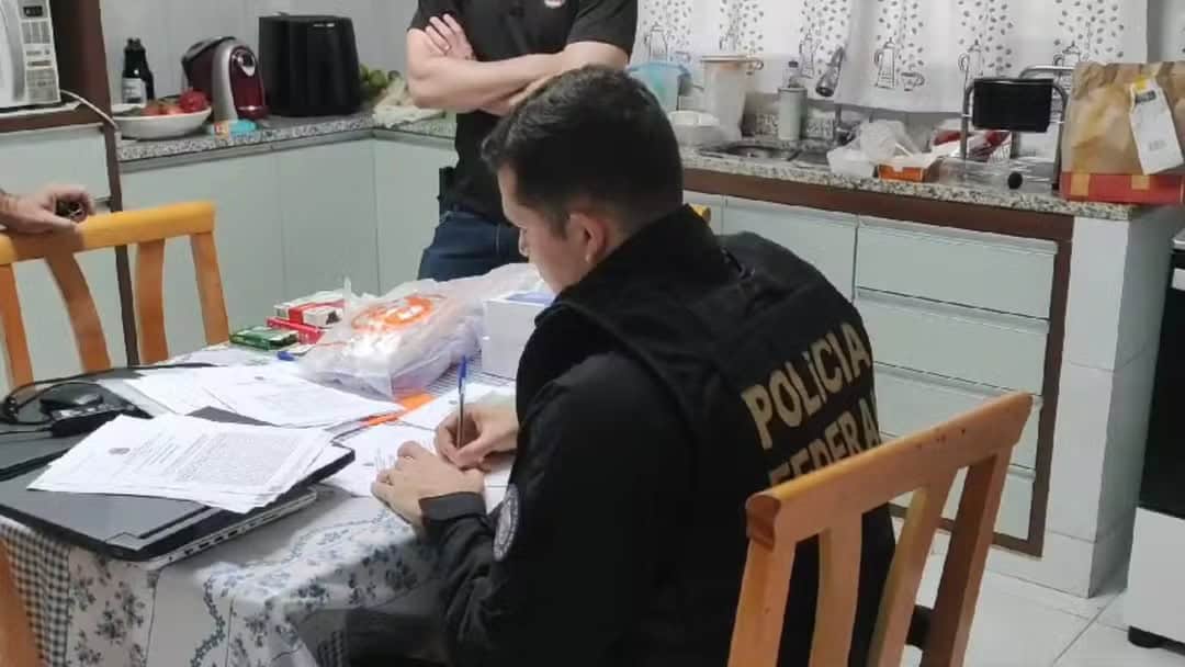 Presos suspeitos de atuar na venda de dados do presidente do STF são pai e filho, diz PF