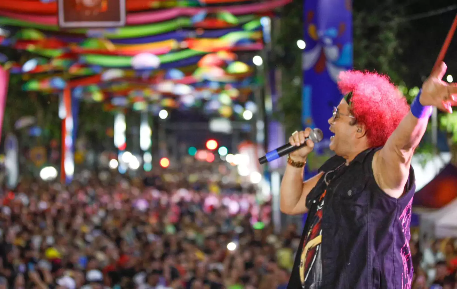 Confira as fotos da 2° noite de carnaval na Praça da Revolução