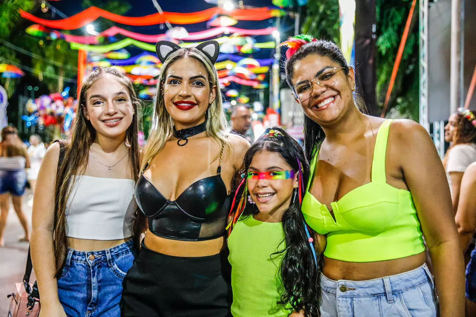 Veja as fotos da terceira noite de carnaval na Praça da Revolução