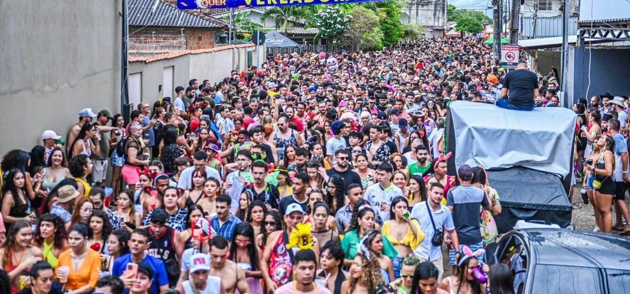 Bloco dos Sujos e Vai Quem Quer atrai multidão pelas ruas do Tucumã