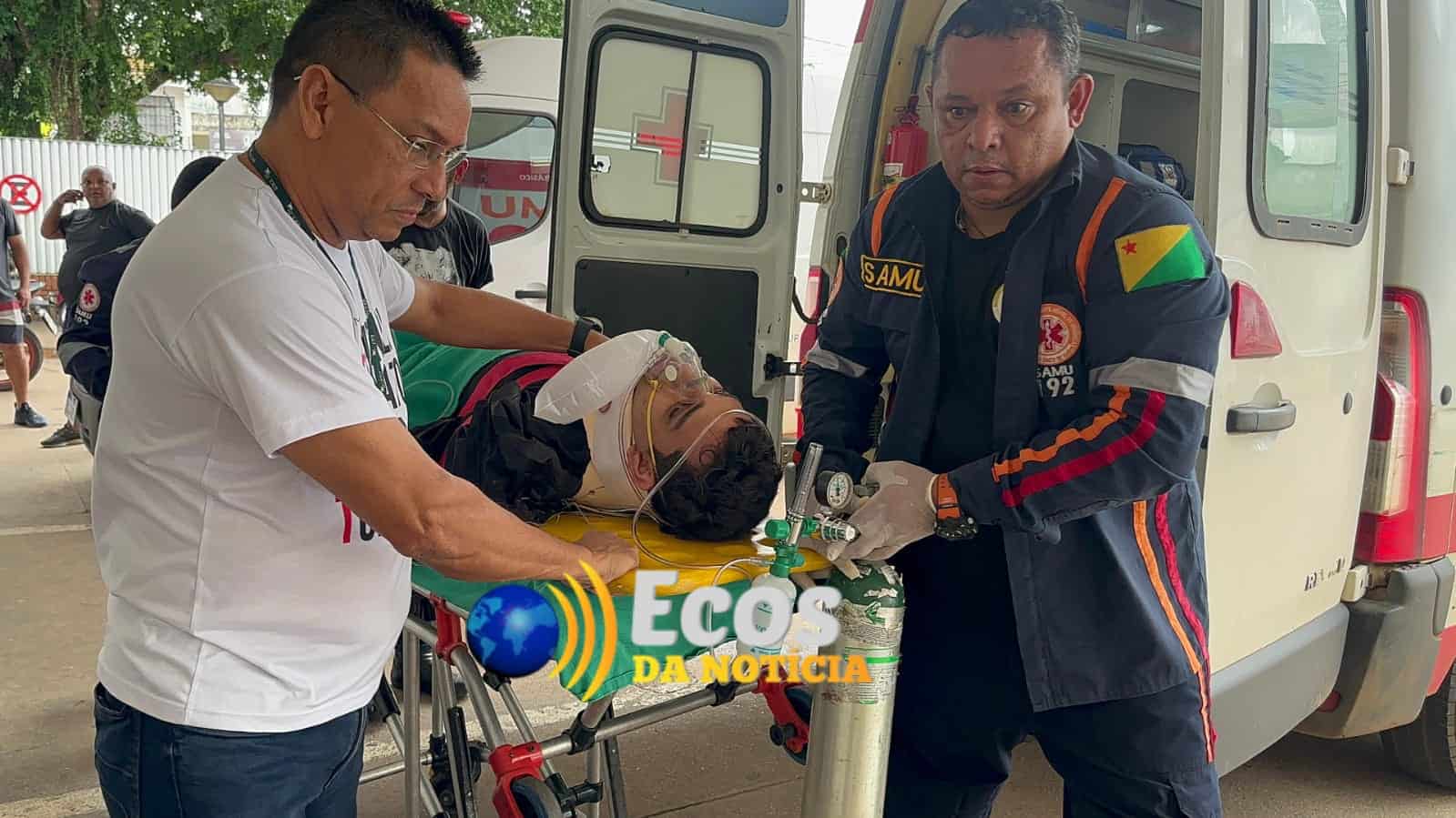 Colisão entre carro e moto deixa filho de ex-vice Governador e nora gravemente feridos em Rodovia