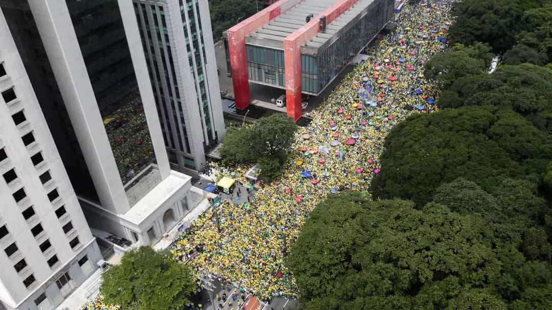 Apoiadores de Bolsonaro fazem ato na Avenida Paulista