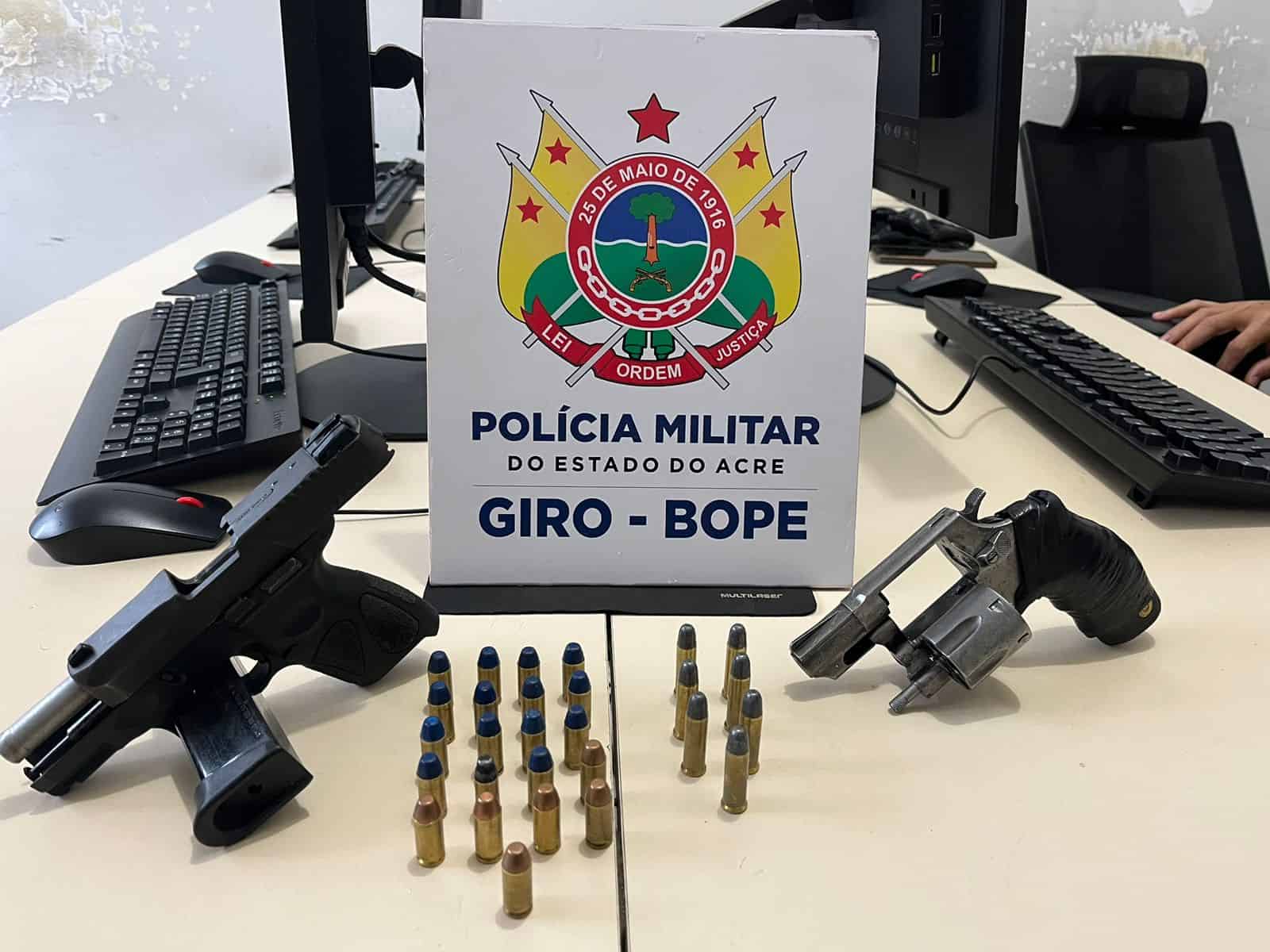 Militares do Giro apreendem duas armas de fogo no Segundo Distrito da capital