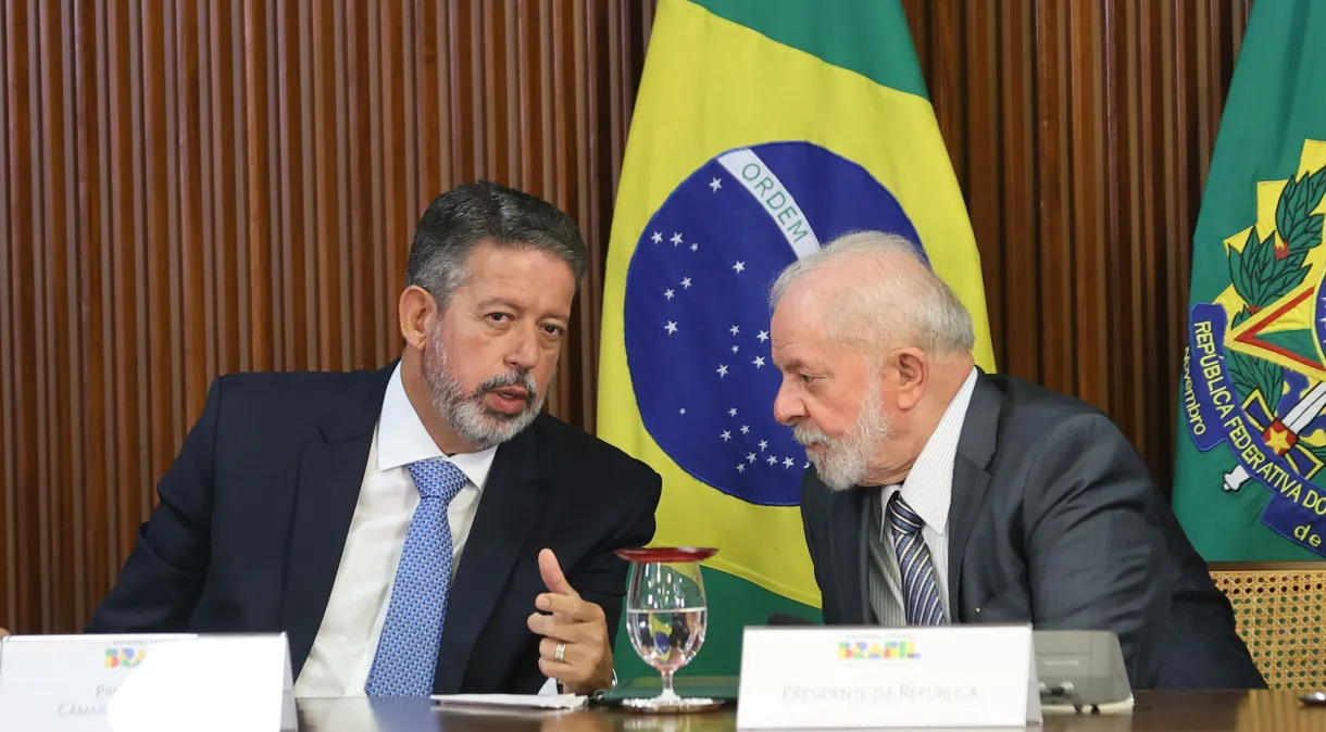 Arthur Lira e Lula acertam apoio conjunto à sucessão na presidência na Câmara