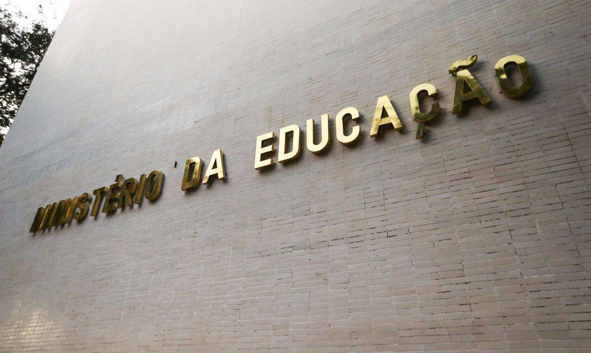 Ministério da Educação oficializa reajuste de 3,6% no piso salarial de professores