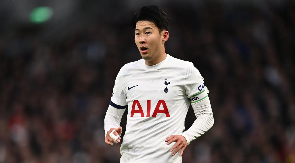 Son machucou o dedo em briga com companheiros de Coreia do Sul