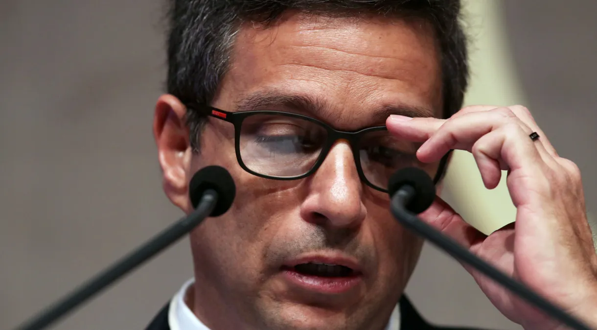 Governo deve perseguir meta fiscal mesmo que seja difícil, diz Roberto Campos Neto