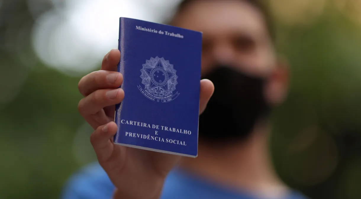 Indicador antecedente de emprego avança a maior patamar em mais de um ano, diz FGV