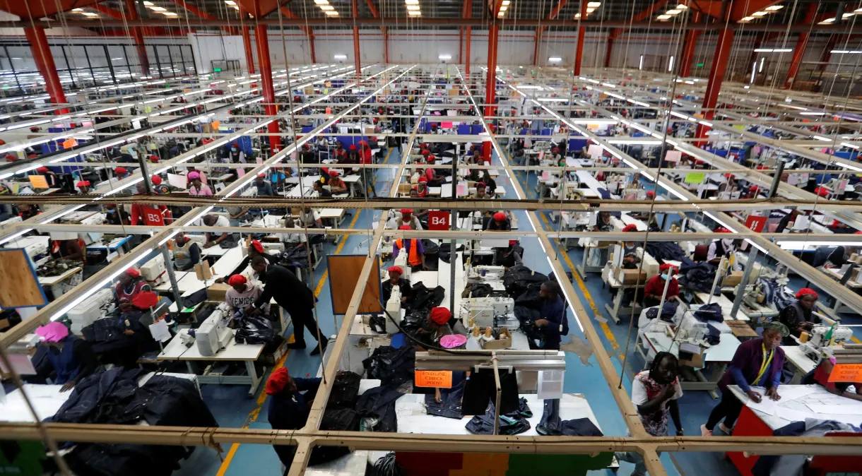 Homens e mulheres recebem renda média recorde no 4º trimestre, mostra IBGE