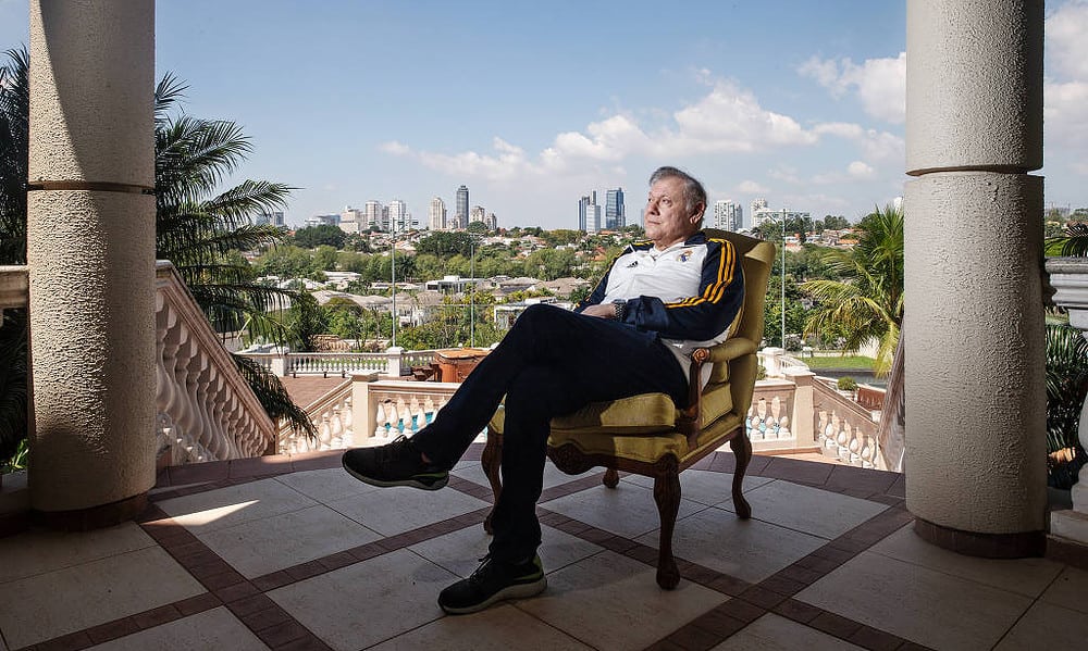 171129212566003edd2ca24_1711292125_3x2_lg Milton Neves posa em sua casa na Grande São Paulo - Eduardo Knapp/Folhapress