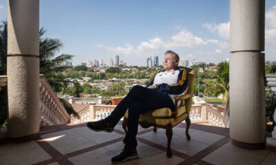 171129212566003edd2ca24_1711292125_3x2_lg Milton Neves posa em sua casa na Grande São Paulo - Eduardo Knapp/Folhapress