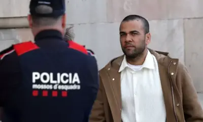 2024-03-28t091654z_471170550_up1ek3s0pob00_rtrmadp_3_soccer-crime-dani-alves-1ji28rrhvhnav Daniel Alves se apresenta à Justiça como condição à liberdade provisória
Foto: Nacho Doce
