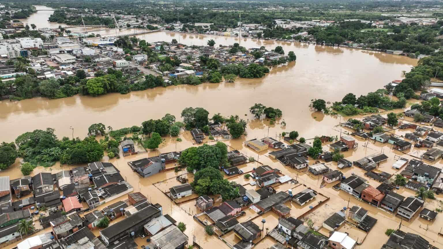 Enchente atinge mais de 120 mil pessoas no Acre e já é considerada, proporcionalmente, o maior desastre ambiental do estado