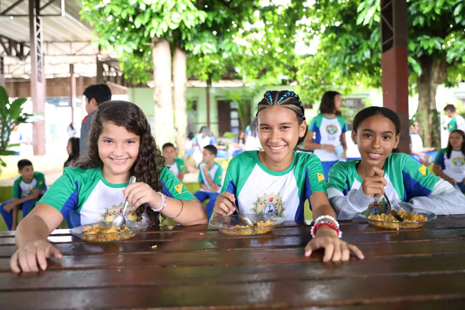 Continuidade de uma ação de sucesso, governo do Acre mantém o Prato Extra nas escolas estaduais em 2024