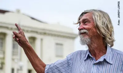 Foto: Davi Friale em entrevista I Jardy Lopes/ac24horas