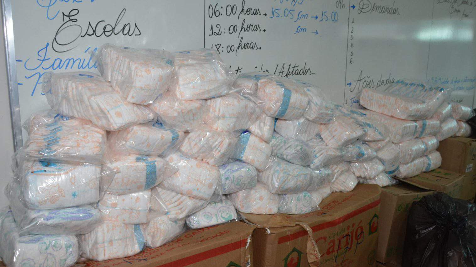 Prefeitura de Rio Branco recebe doação de fraldas para crianças instaladas nos abrigos