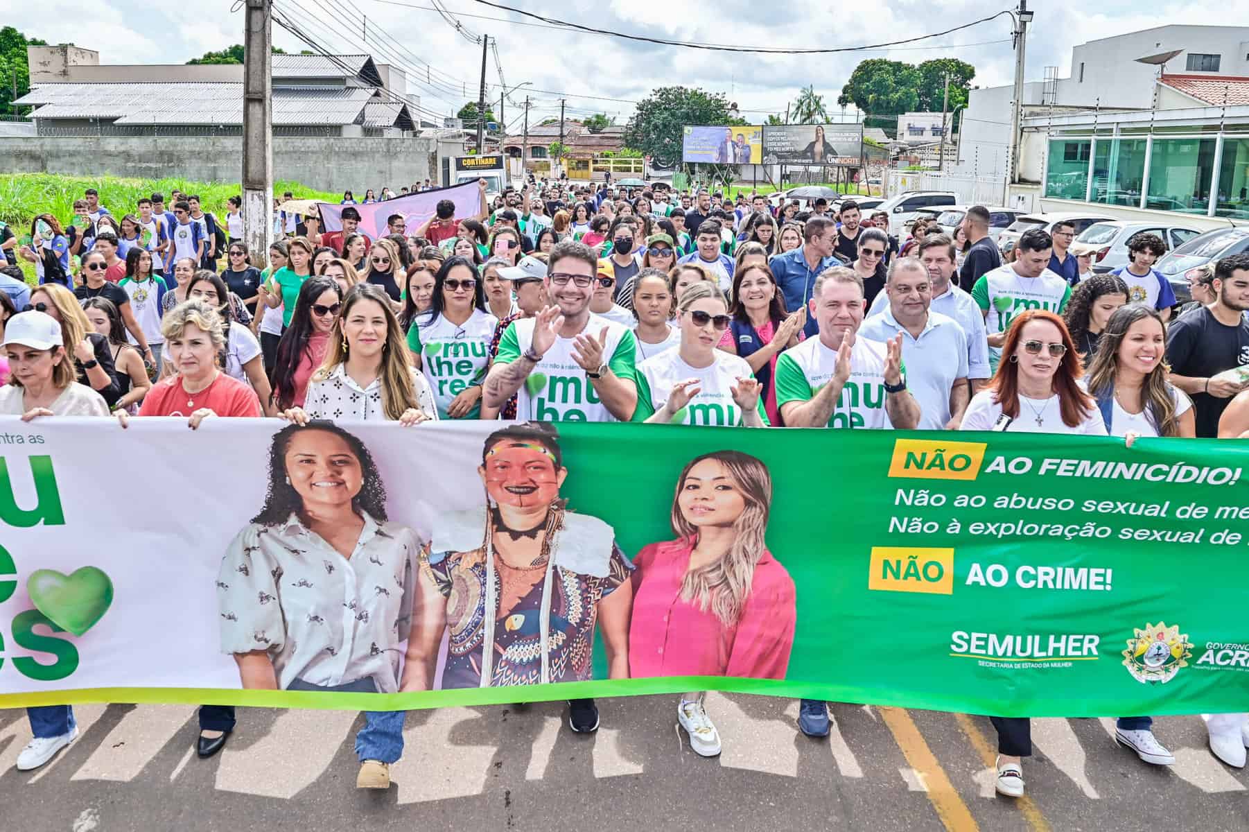 Governo do Acre lidera caminhada pela valorização e dignidade das mulheres