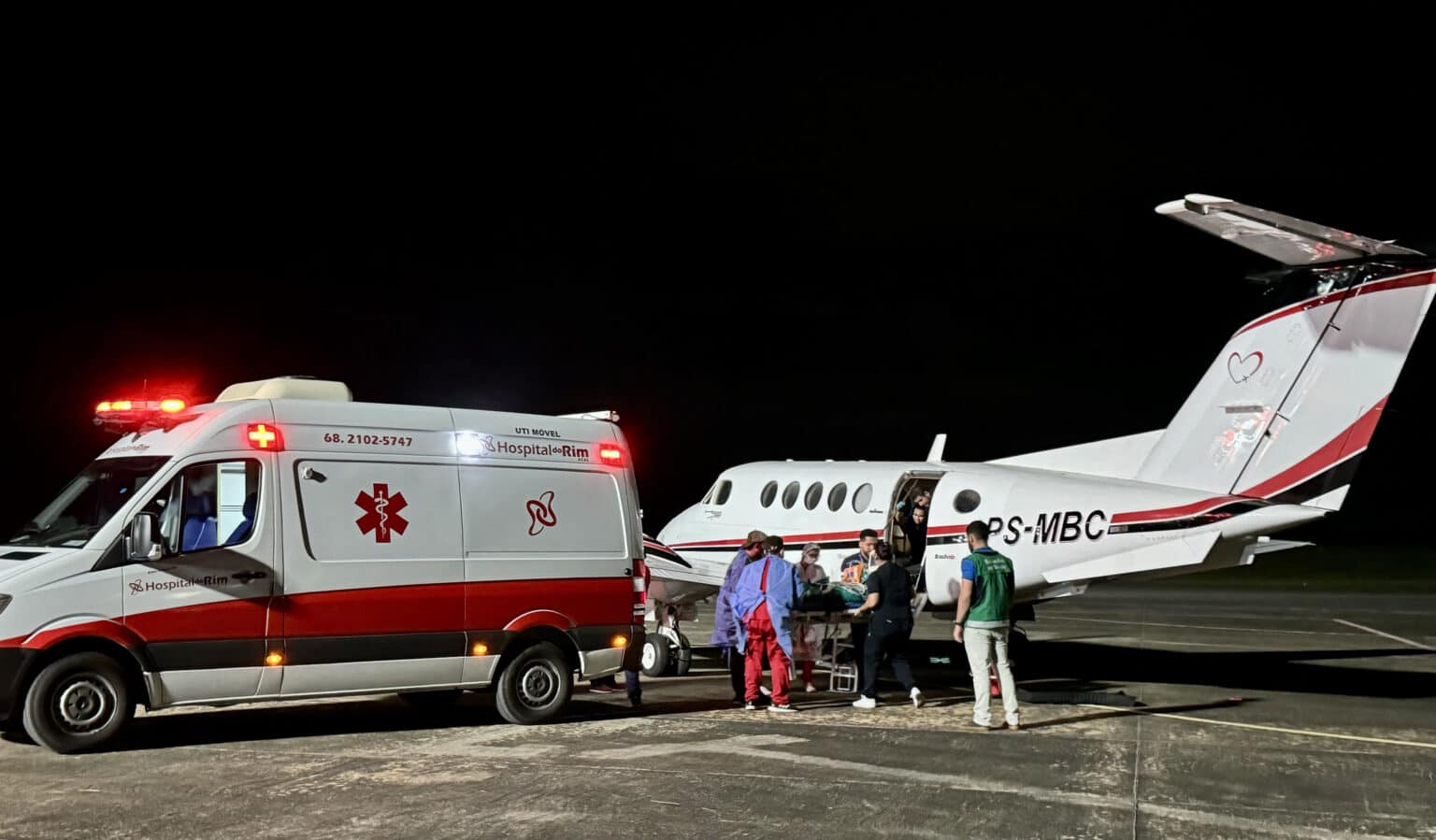 Governo do estado do  Acre  inicia transferência de sobreviventes à queda de avião ao  CTQ  de Manaus