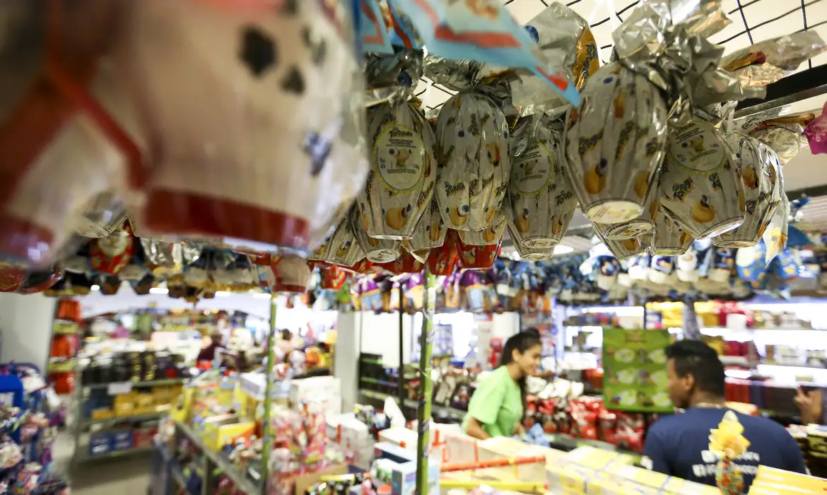 Vendas do comércio na Páscoa devem crescer 4,5% e chegar a R$ 3,44 bilhões