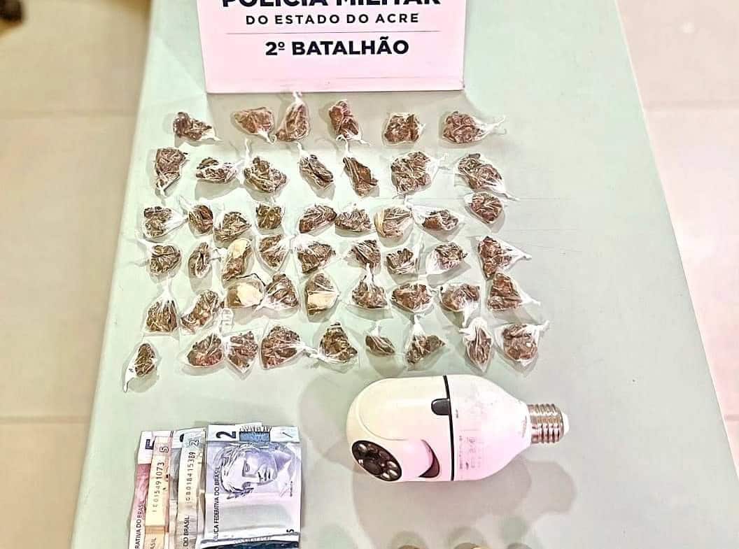 Polícia Militar apreende drogas e câmera de monitoramento no Recanto dos Buritis