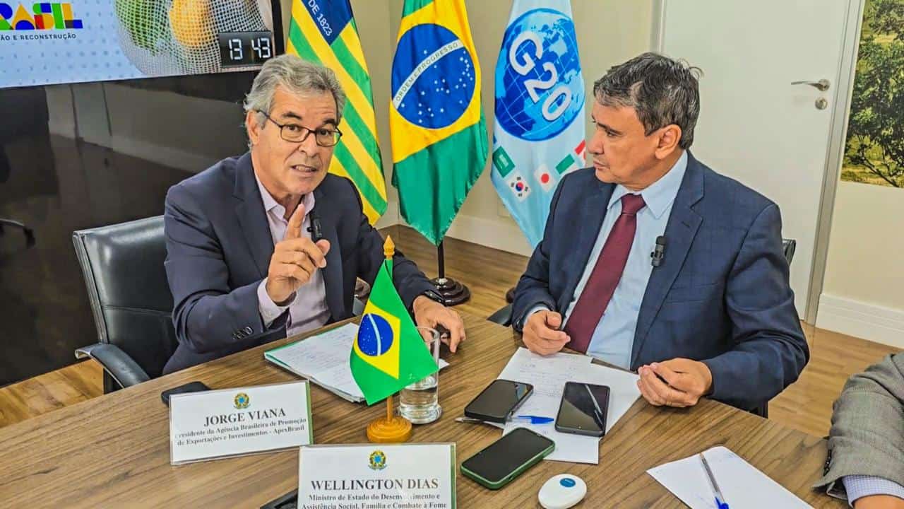 Jorge Viana pede e Lula vai antecipar R$ 90 milhões do Bolsa Família, enviar 22 mil sacolões e criar linha de crédito para o Acre