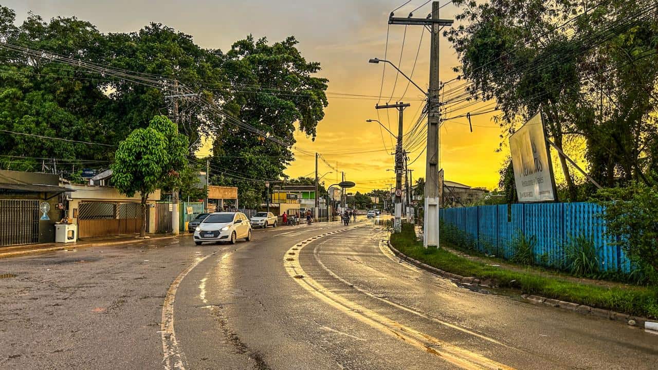 Com vazante do rio Acre, pontes do Centro de Rio Branco têm acesso liberado