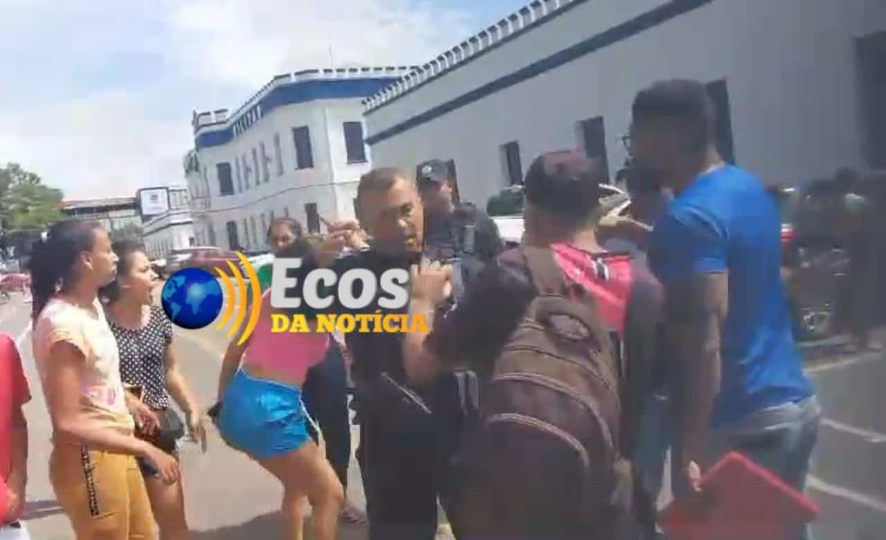Entrega de sacolões no Casarão gera tumulto, confronto, agressão e pessoas presas em Rio Branco