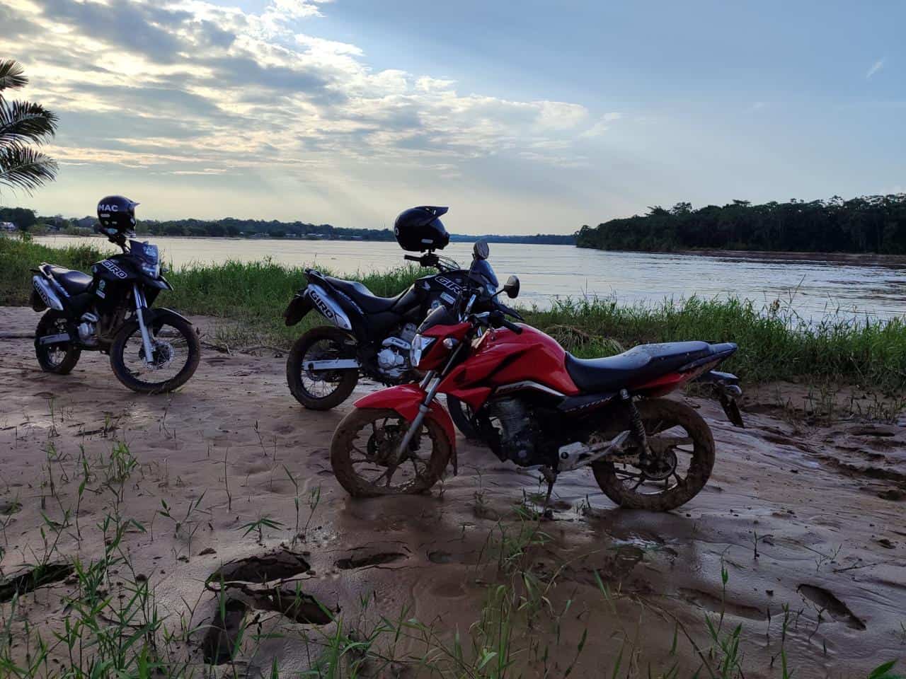 Em Cruzeiro do Sul, Polícia recupera motocicleta roubada