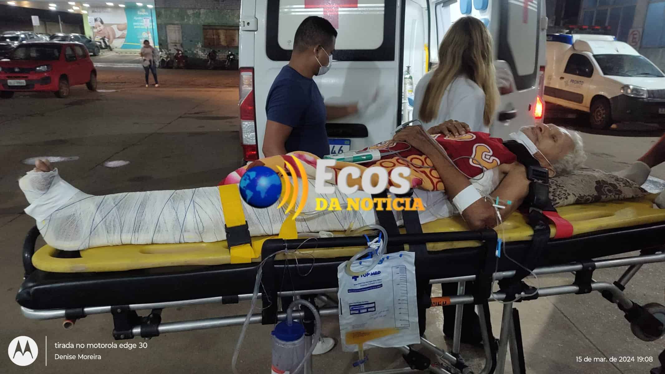 Idoso fica gravemente ferido após ser atropelado por moto