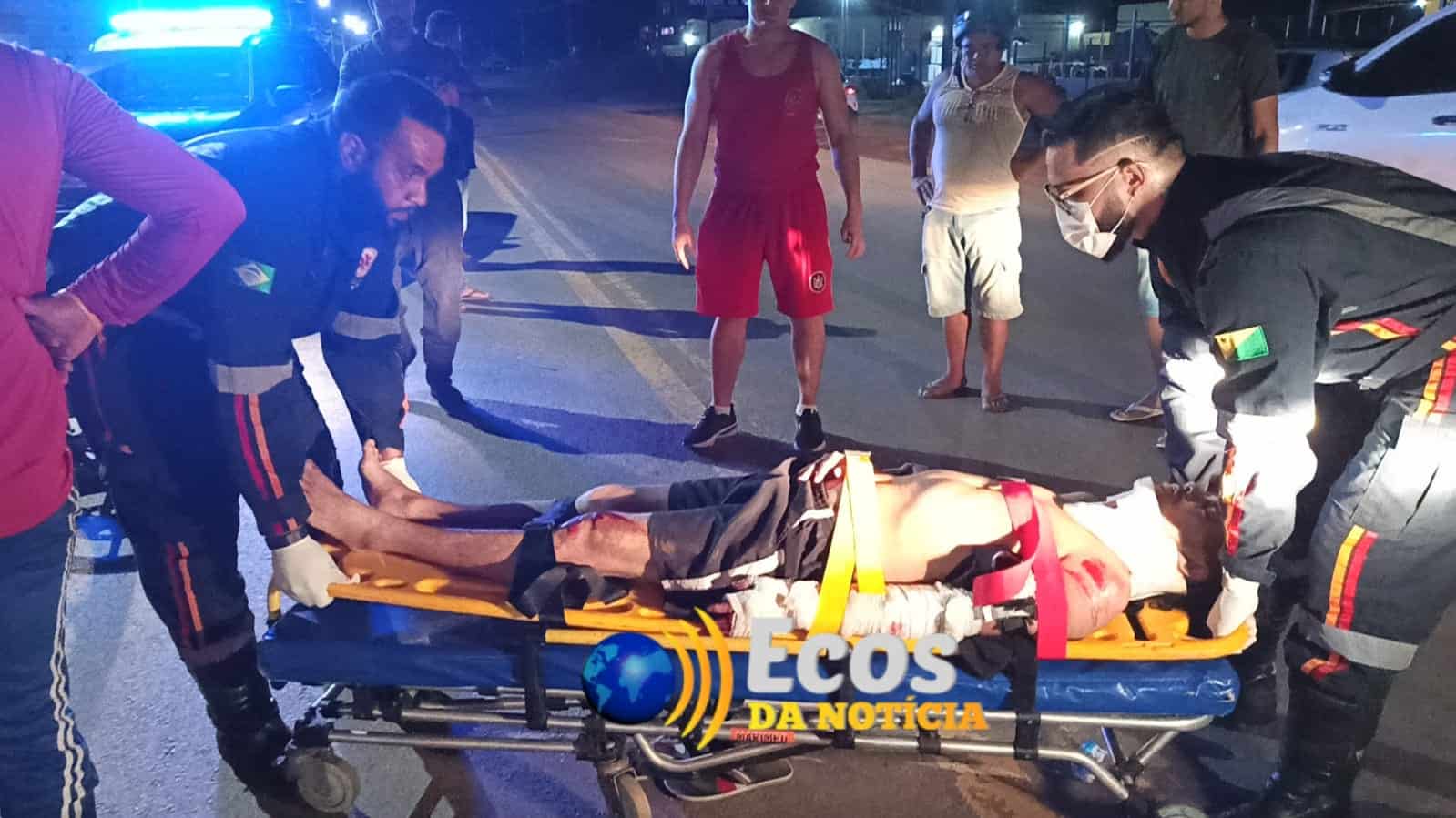 Colisão entre motocicleta e caminhão deixa homem com fratura e laceração na mão